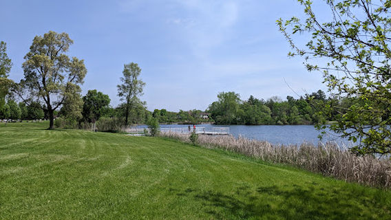 Hopkins Lake park