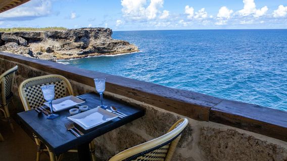 Animal Flower Cave & Restaurant