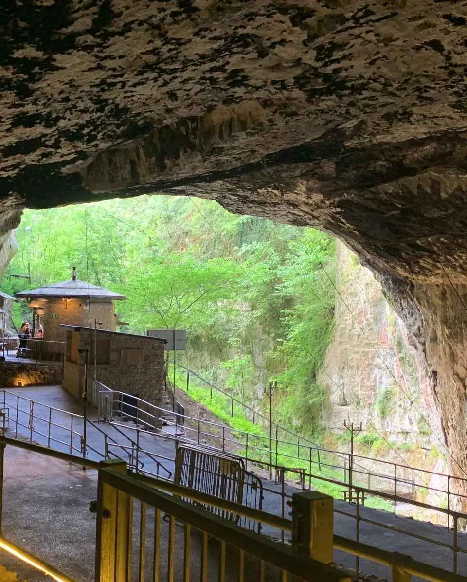 1_Peak Cavern