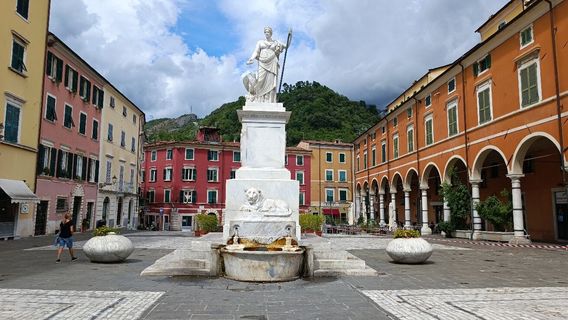 Piazza Alberica