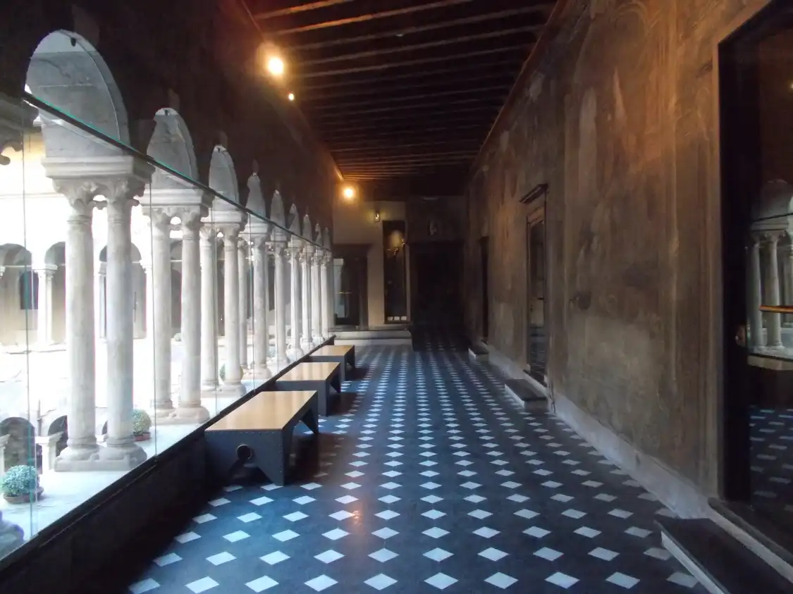 Hotel in zona Museo Diocesano - Chiostro dei Canonici di San Lorenzo
