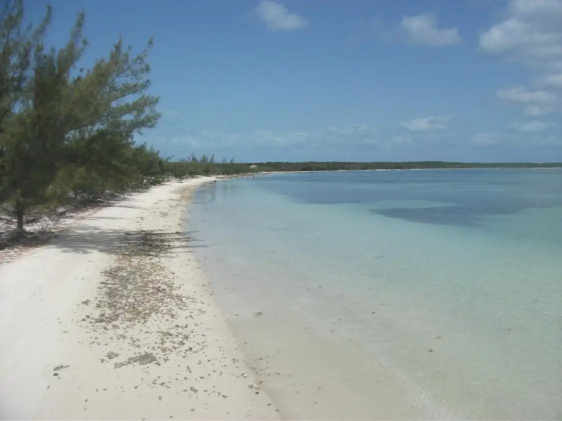 Hotels near Cistern Cay Beach