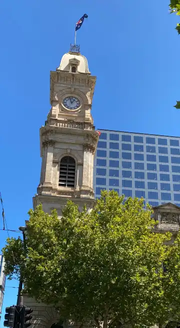 Hotels near Victoria Square