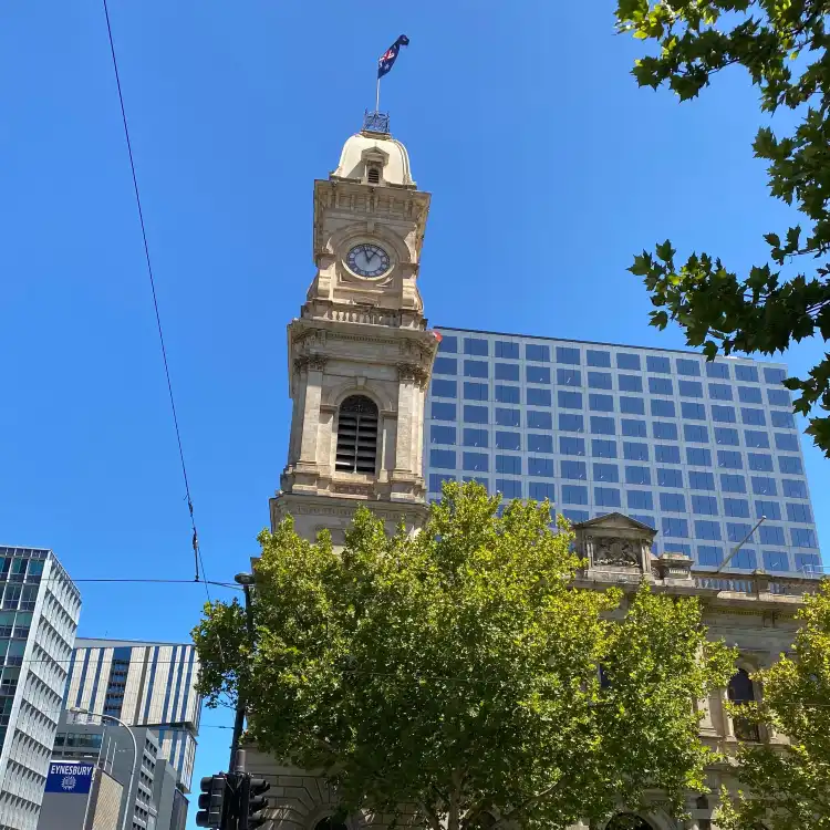 Hotels near Victoria Square