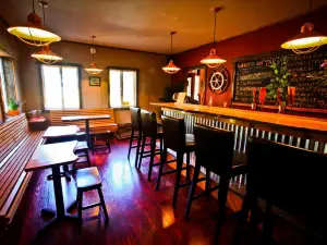 Island Hoppin Brewery
