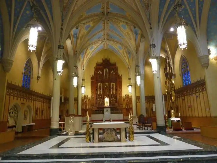 Hotel dekat St John's Cathedral