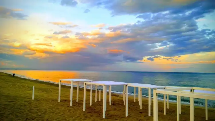 Hoteles cerca de Paradise Beach Club