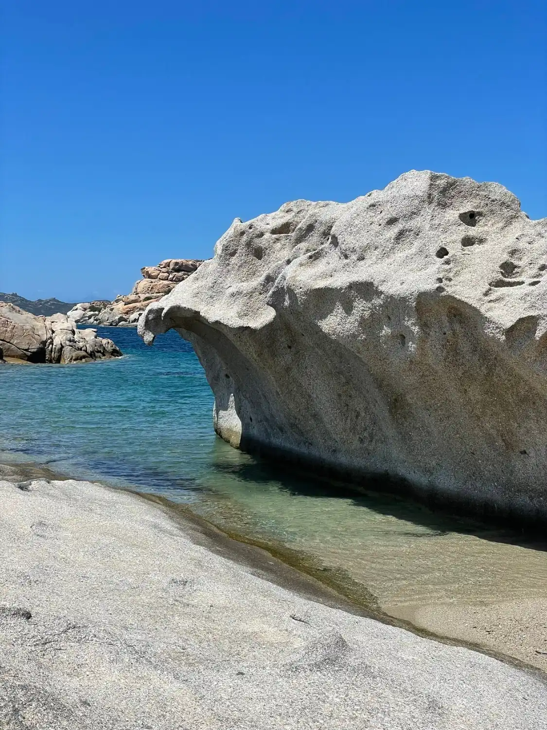 Hotels near Spiaggia Nido d'Aquila