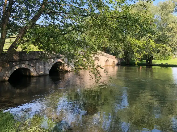 Hotels near Roman Bridge