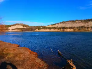Balneario Y Camping Municipal De Coronel Belisle