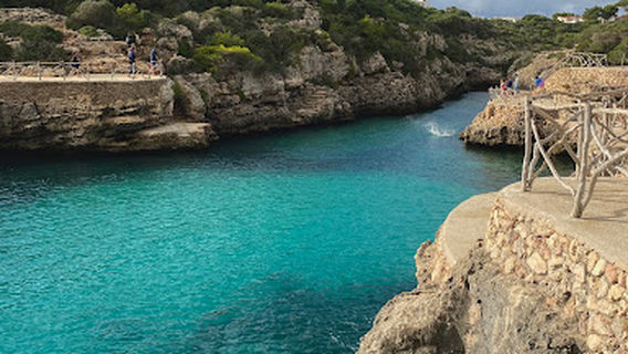 Cala’n Brut platforms