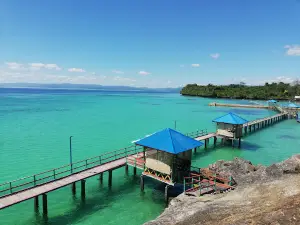 Pantai Lowu-Lowu