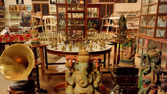Old Curiosity Shop Kumarakom : An authentic Kerala shop