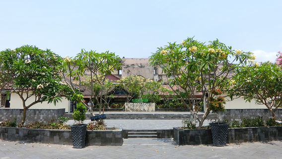 Ngasem Traditional Market