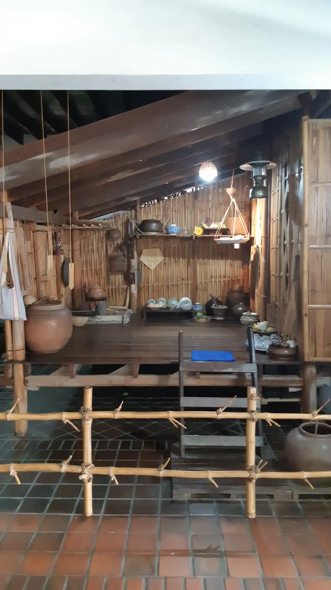 Hotels near Pim Buranaket Folklore Museum