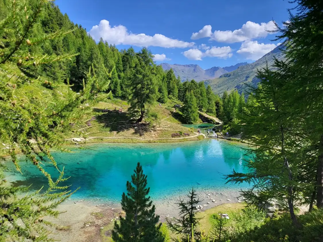 Lac Bleu附近的飯店