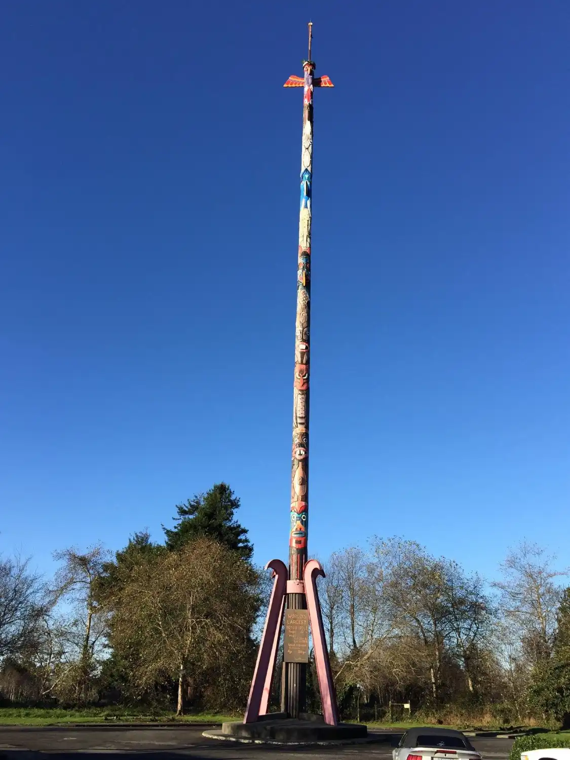 Hotels near McKinleyville Totem Pole