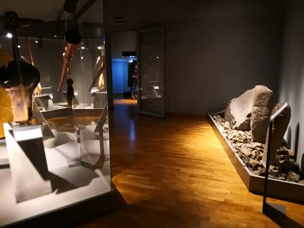 Hotels near Museum of Musical Instruments