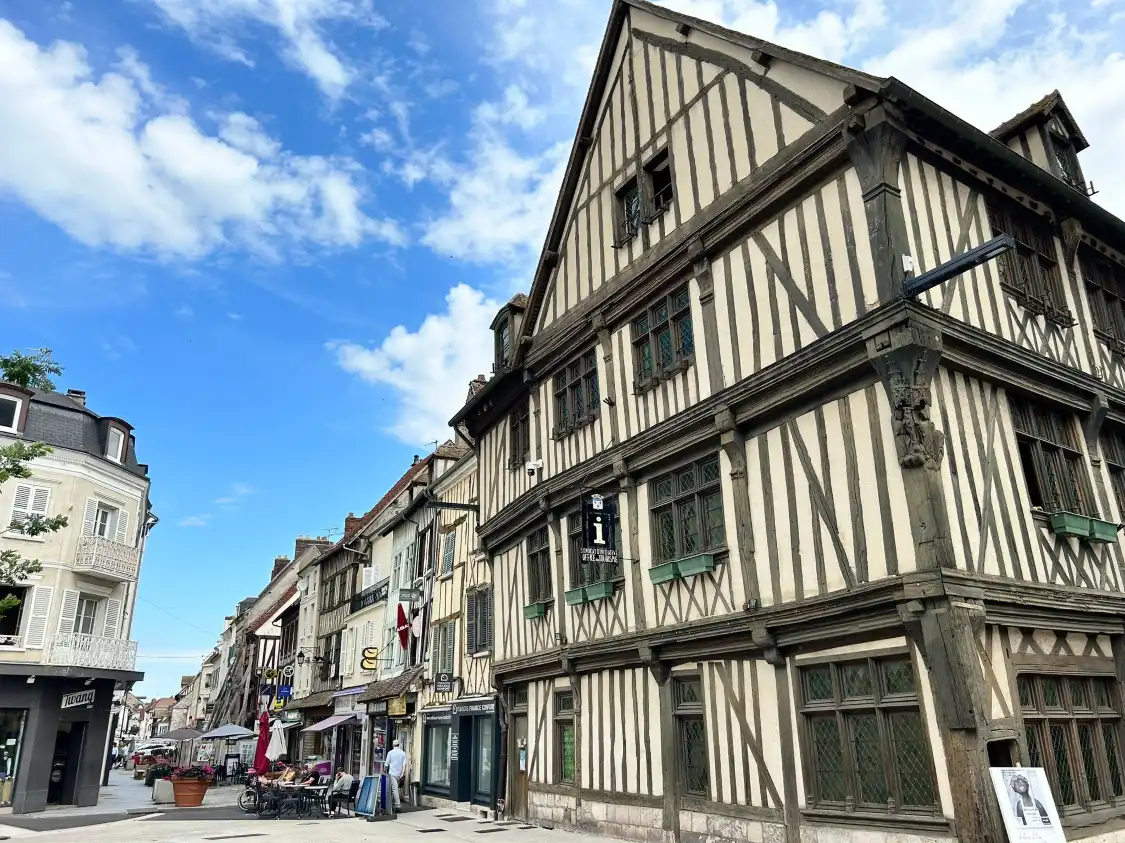 Hotels near Maison du Temps Jadis