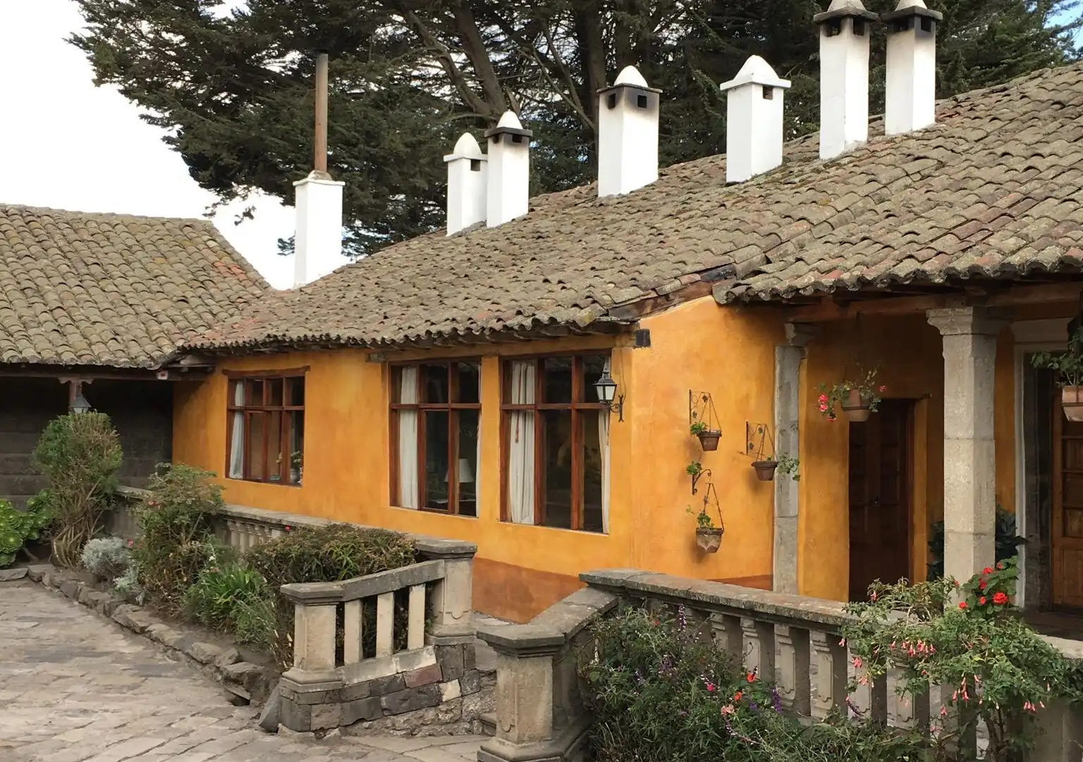 Hotels near La Escondida Farm