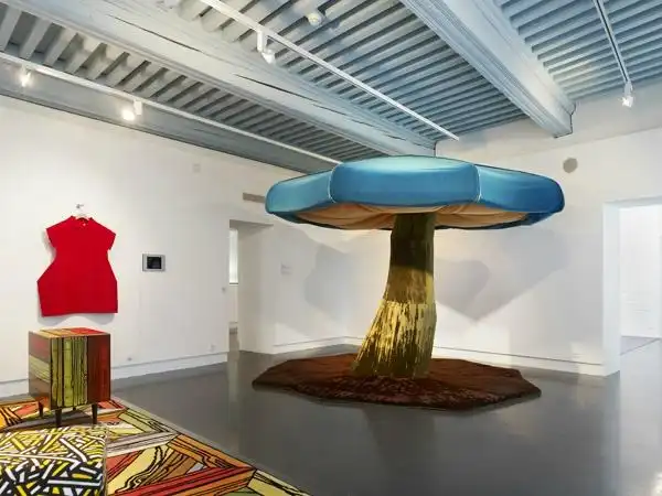 Hotels near Museum of Contemporary Design and Applied Arts