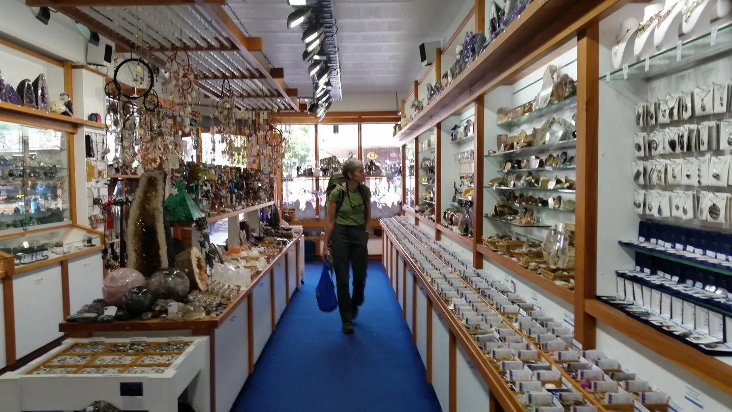 1_Hetties Rock & Crystal Shop