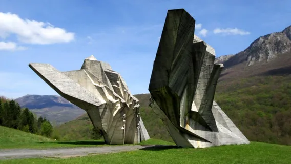 Tjentište monument