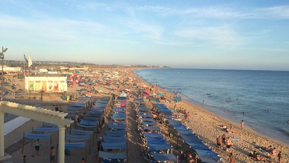 Armacao de Pera Beach