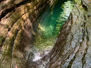 Devil's Bathtub