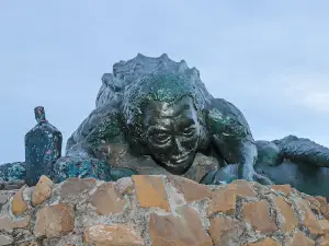 Monumento a la leyenda del Hombre Caiman