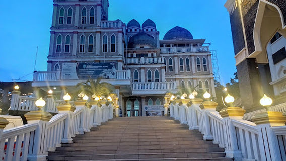 Harakatul Jannah Great Mosque