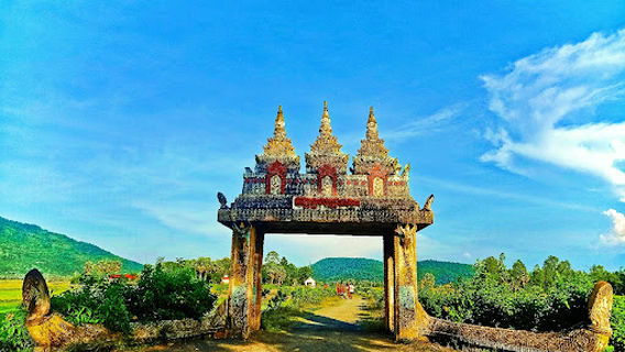 Cổng chùa Tual Prasat