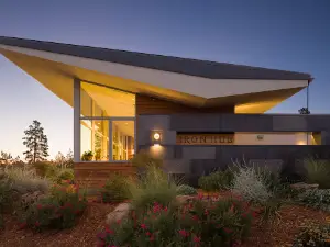 Iron Hub Winery