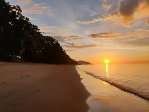 Wisata Pantai Biontong
