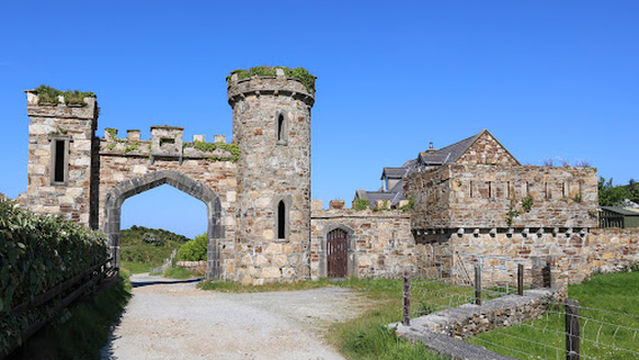 Clifden Castle Gate & Wall