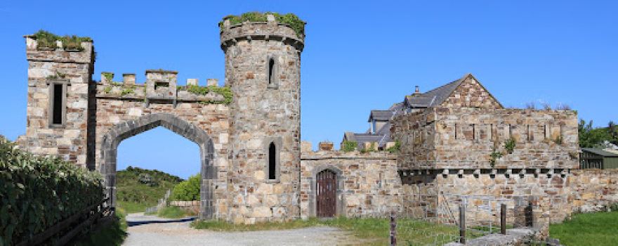 Clifden Castle Gate & Wall