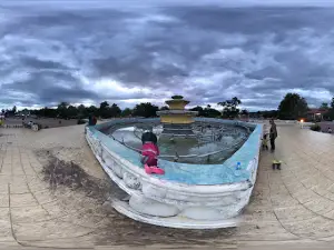 Saya Setthathirath Park ສວນສາທາລະນະ ເຈົ້າໄຊຍະເສດຖາທິລາດ
