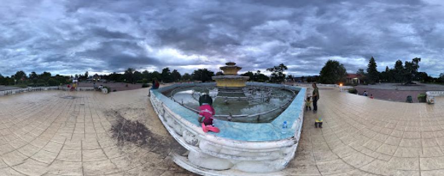 Saya Setthathirath Park ສວນສາທາລະນະ ເຈົ້າໄຊຍະເສດຖາທິລາດ