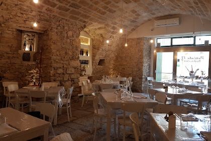 Postale 17 Restaurant & Lounge Bar