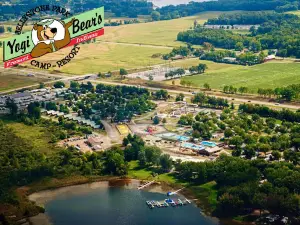 Yogi Bear's Jellystone Park Camp-Resort: Barton Lake, IN