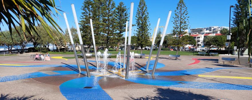Kings Beach - Beachfront Salt Water Pool