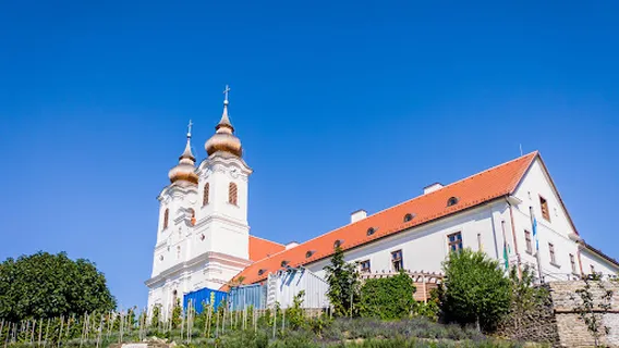 Church of Saint Mary and Saint Aignan - Tihany