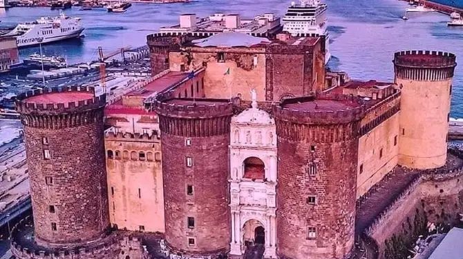 5_Castel Nuovo - Maschio Angioino