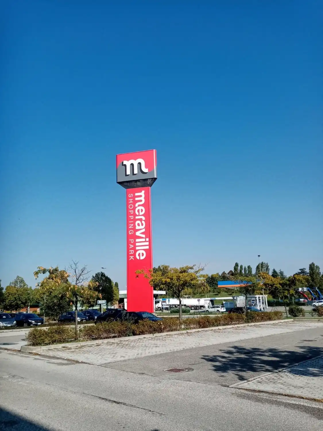 Hotel in zona Meraville • Parco Commerciale