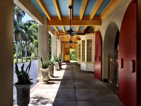 Hoteles cerca de Bonnet House Museum and Gardens