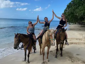 Cruzan Cowgirls