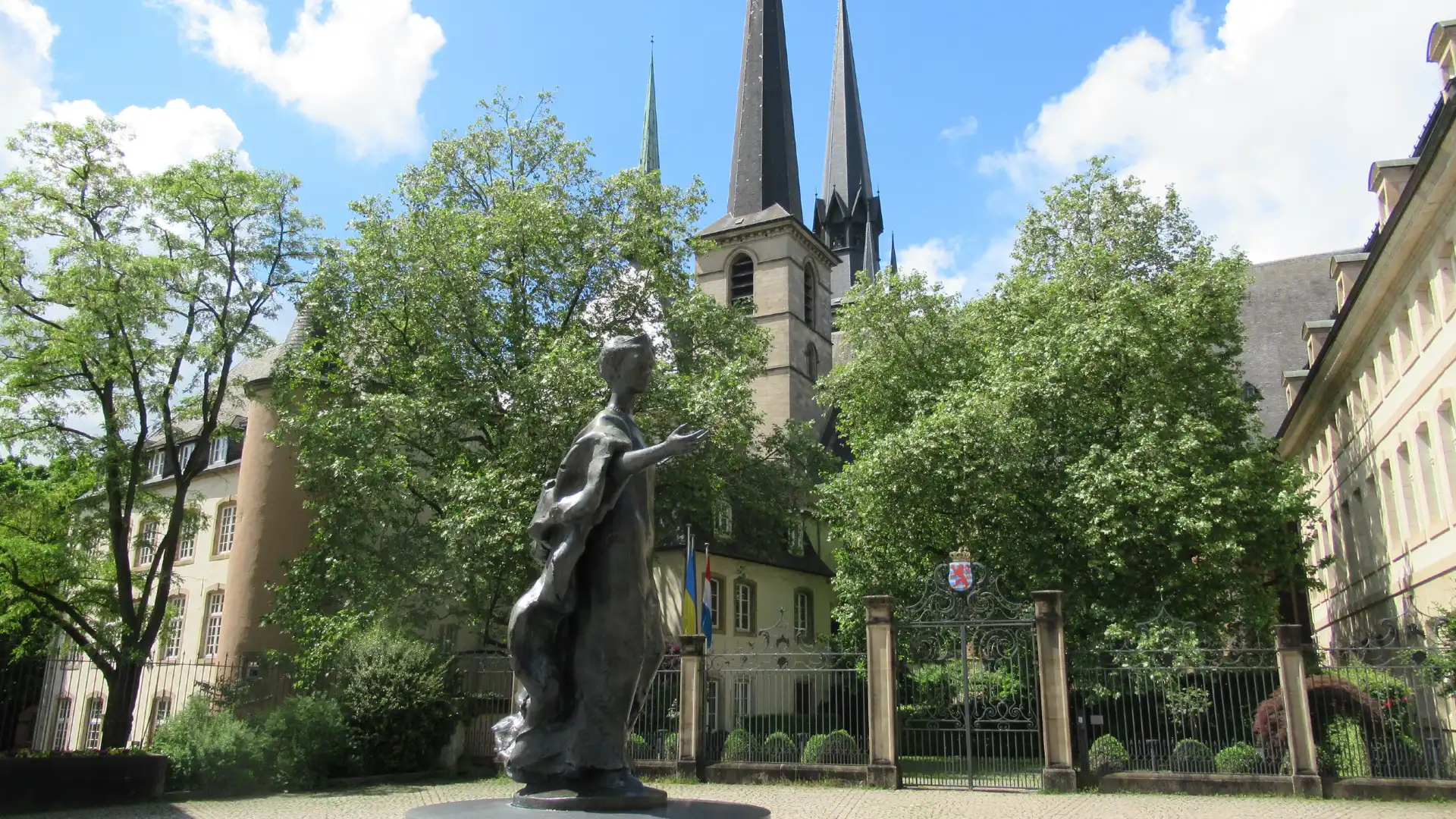 Hotels near Place Clairefontaine