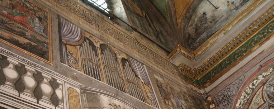 L'église Saint-Erasme de Cervione et son clocher isolé