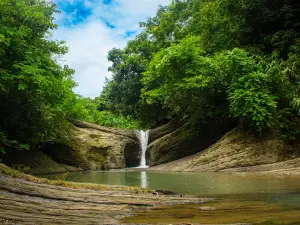 Boro Komoldoho Ruposhi Waterfalls