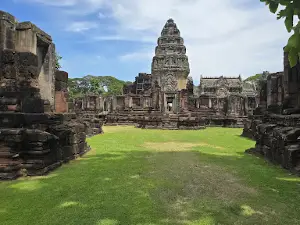 ปราสาทหินพิมาย Prasat Hin Phimai